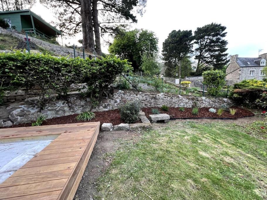 Superbe Appartement Avec Jardin Dinan Centre - Jerzual Exterior photo